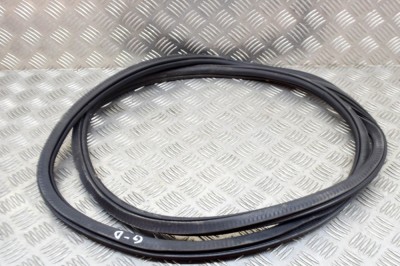 Garnitura ușă dreapta spate PORSCHE MACAN 95B 2015 OEM: 95B833721,95B.833.721 | 13613793 foto