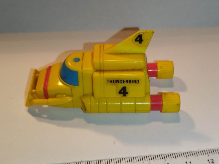 bnk jc Thunderbird 4 - Bandai 1992 - pull-back