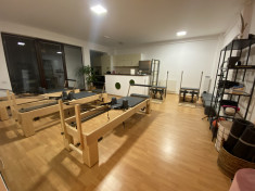 Vand aparate pilates reformer, cadilac, chair + accesorii, stare perfecta Elina foto