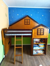 Pat etajat Citadel Brown cumparat de la Mobexpert cu 3 sertare si spatiu depozitare