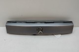 Ornament lampa număr de &icirc;nmatriculare PEUGEOT 2008 II 2021 OEM: 9828080180,9828080080 28136731