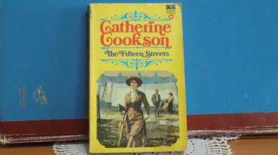 Catherine Cookson - THE FIFTEEN STREETS - Corgy Books - London - 221 pag. foto