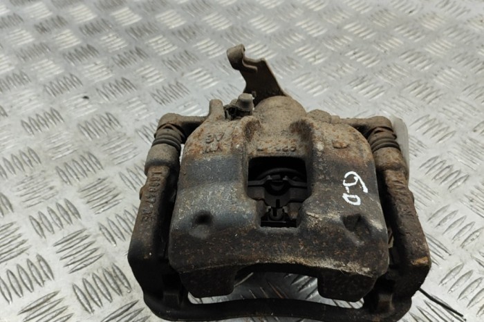 Etrier de fr&acirc;nă dreapta spate VW AMAROK 2H_, S1B 2018 OEM: 2H6615424 31227689