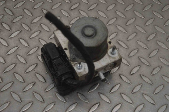 Pompa ABS TESLA MODEL S 2016 OEM: Hatchback | 23066590