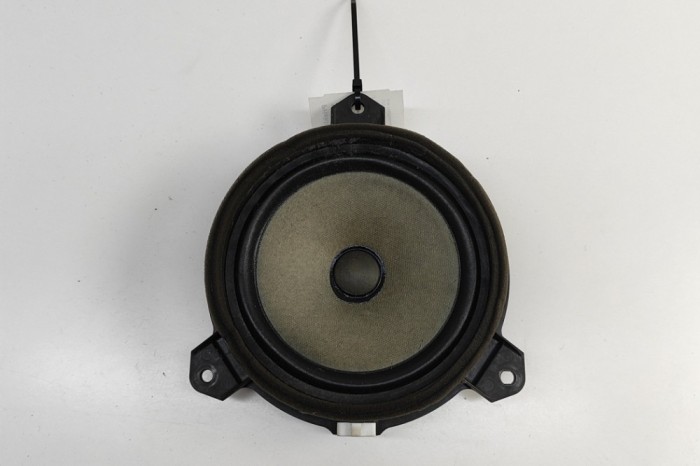 Difuzor ușă dreapta față TOYOTA YARIS _P13_ 2014 OEM: 86160-0D370 30422074
