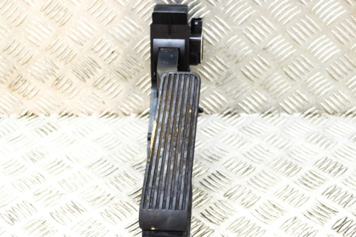 Pedala de accelerație MERCEDES-BENZ E T-Model S211 2007 OEM: A2113000504 14637088