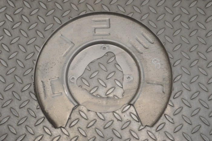Protecție disc de fr&acirc;nă dreapta spate TESLA MODEL Y 2022 OEM: 1044666-00-C 24481566