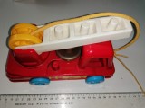 Cumpara ieftin MASINUTA VECHE POMPIERI -MATCHBOZ FIRE ENGINE-LESNEY PROD &amp; CO 1975