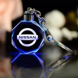 Breloc auto din cristal cu LED - Logo NISSAN