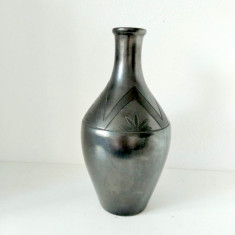 Vaza ceramica neagra lustruita, Romania, vintage, 27cm inaltime