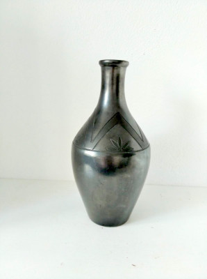 Vaza ceramica neagra lustruita, Romania, vintage, 27cm inaltime foto