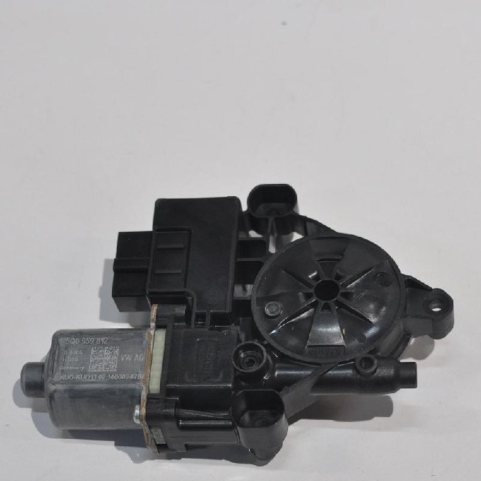 Motor macara geam ușă dreapta spate AUDI A3 Limousine 8VS, 8VM 2014 OEM: 5Q0959812 1418861