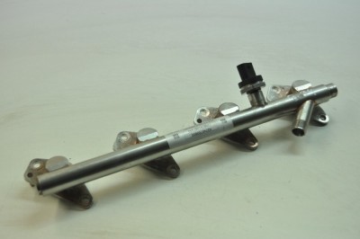 Rampa de combustibil dreapta MERCEDES-BENZ C W205 2017 OEM: a2740703800,0261545116 | 11104024 foto