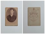 Fotografie de colectie CDV Atelier Basil Danilovic, Portretul de tanar in medalion oval, Temesvar, Timisoara, Banat, Romania, ca. 1880