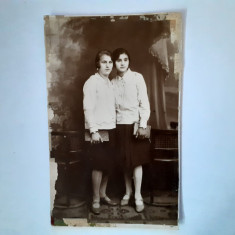 Fotografie tip CP cu 2 fete din București în 1929