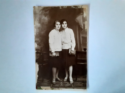 Fotografie tip CP cu 2 fete din București &amp;icirc;n 1929 foto