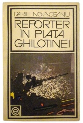 Reporter in piata ghilotinei foto