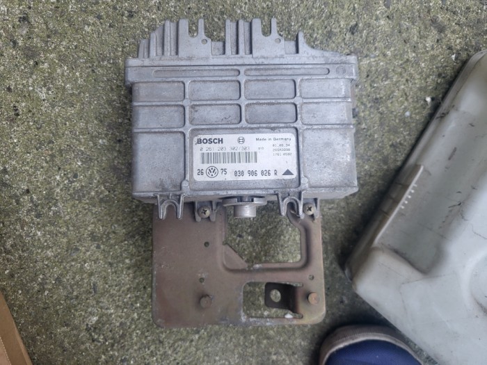 Calculator ECU Bosch VW Golf 3 1.4