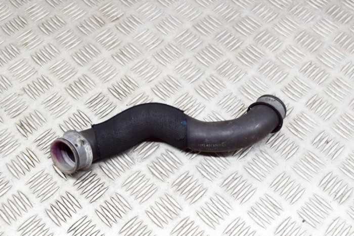 Furtun radiator răcire dreapta MERCEDES-BENZ E W212 2013 OEM: A2125018282 15127516