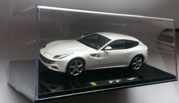 Macheta Ferrari FF 2012 alb - HotWheels Elite 1/43