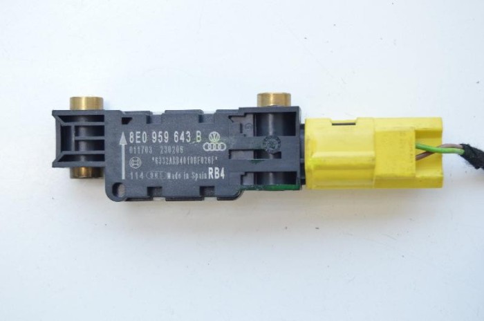 Senzor de impact dreapta spate AUDI A4 8EC, B7 2007 OEM: 8E0959643B 1773485