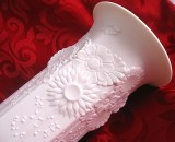 VAZA MARE PORTELAN MAT BISCUIT KAISER CU DECOR FLORAL IN RELIEF 28 CM