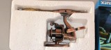 Bricheta sub forma de lanseta cu mulineta in cutie nefolosita ( functioneaza )