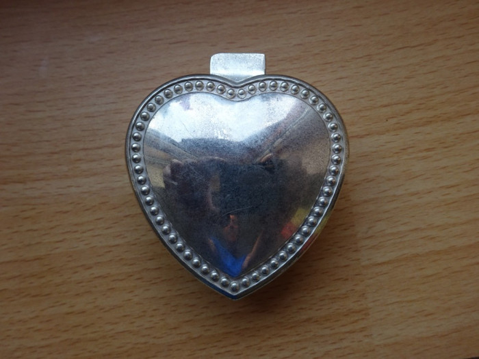Cutie de bijuterii, argintata, forma de inima