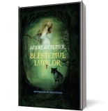 Blestemul lupilor, Litera