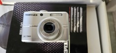 APARAT FOTO DIGITAL TRAVELER DC 7900 FUNCTIONEAZA CU BATERII AAA SAU ACUMULATORI
