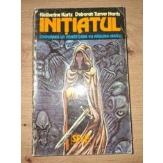 Initiatul Katherine Kurtz,Deborah Turner Harris