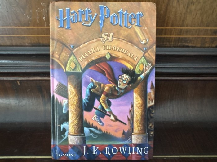 Harry Potter și piatra filozofală - J. K. Rowling