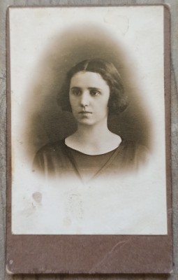 Portret domnisoara// CDV studio romanesc foto