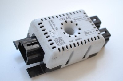 Amplificator de antena VW GOLF VII 5G1, BQ1, BE1, BE2 2015 OEM: 5Q0035570 | 1567234 foto