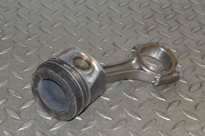 Piston VW PASSAT B6 3C2 2009 OEM: bhs038j