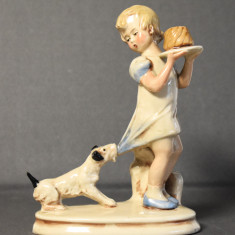 Statueta din portelan Germania - Fetita cu tort si catel fox terrier - anii 1930