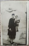 Mama si copilul, fetita cu papusa// foto tip CP, perioada interbelica