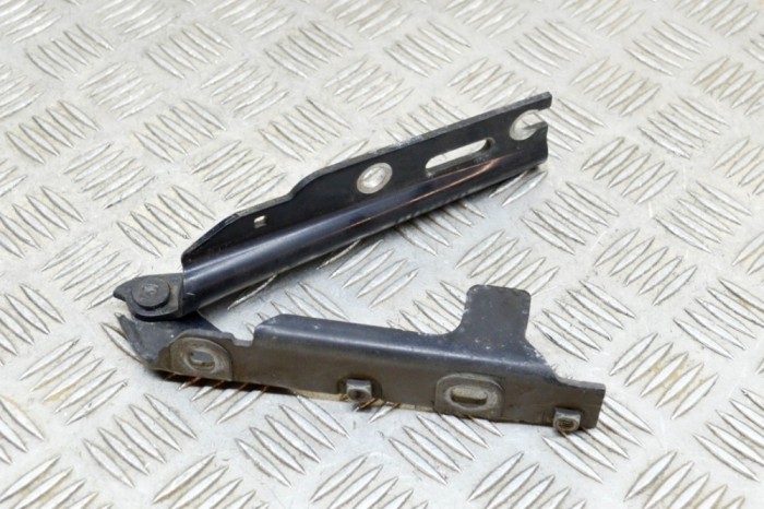 Balama capota st&acirc;nga față SAAB 9-3 YS3F 2006 13809221