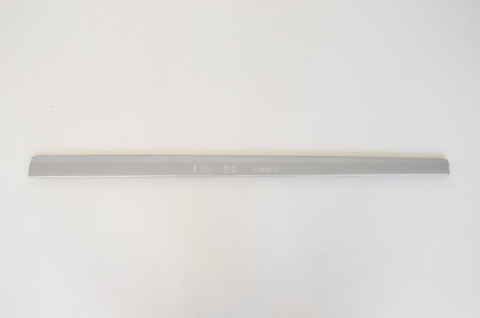 Bandou ușă dreapta față MERCEDES-BENZ E W211 2004 OEM: A2116901062 1845453