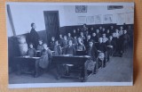 fotografie veche de colectie, perioada regala, anii 1920, imagine elevi in clasa - Bazargic