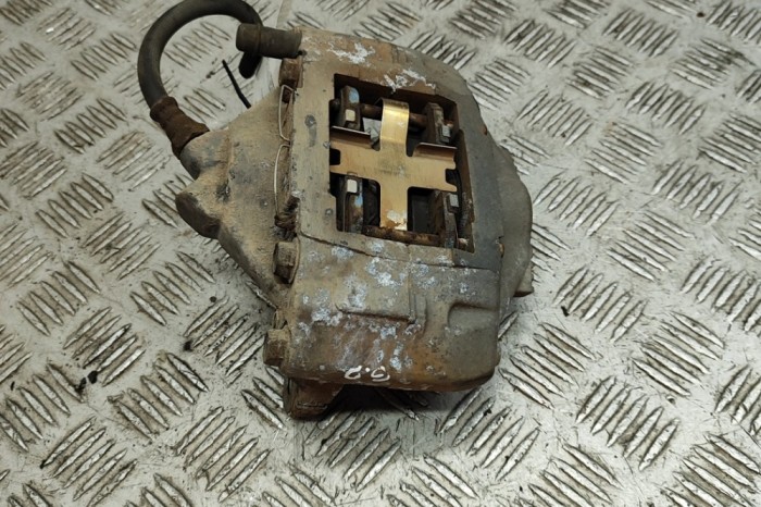Etrier de fr&acirc;nă dreapta spate MITSUBISHI 3000 GT Coupe Z1_A 1993 OEM: MB895305 30484983