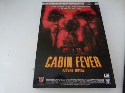 Cabin fever, b100 foto