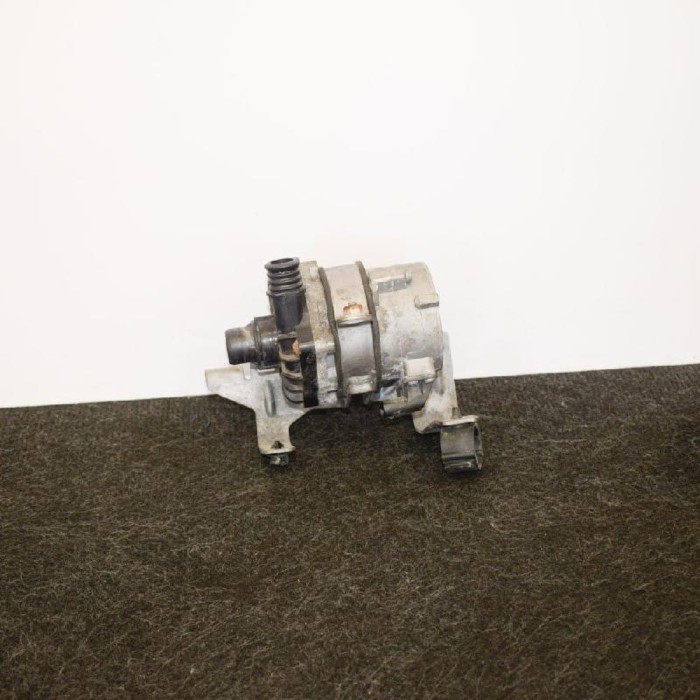Pompa de apa auxiliara BMW 5 F10 2012 OEM: 7587374 3025980