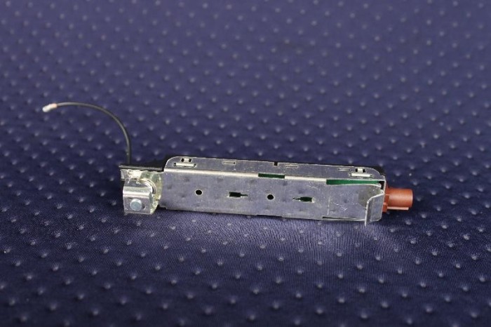 Amplificator de antena VW PASSAT Variant B8 3G5 2015 OEM: 3G9035577K 2409539
