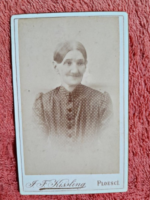 Fotografie tip CDV, femeie in varsta, 1892 foto
