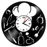 Ceas de Perete Decorativ &ldquo;Master Chef &ndash; Kitchen Magic&rdquo;, din Disc Vinil Reciclat, Design Bucătar și Ustensile, Negru, Mecanism Silențios (Sweep), 30 cm