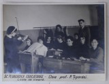 BUCURESTI , SCOALA PEDAGOGICA DE EDUCATOARE, PROF, P. TEPORDEI , LECTIE DE VIOARA , FOTOGRAFIE DE GRUP , ANII &#039; 60