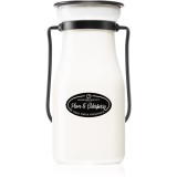 Milkhouse Candle Co. Creamery Plums &amp; Elderberry lum&acirc;nare parfumată Milkbottle 227 g