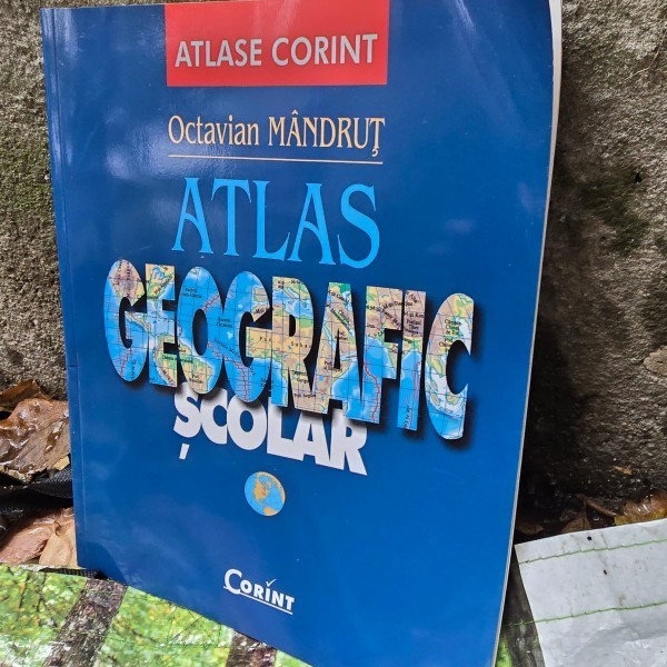 ATLAS GEOGRAFIC SCOLAR - OCTAVIAN MANDRUT