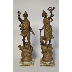 Doua statuete pereche antimoniu patinat - Vanator si Vanatoare - Franta c. 1900